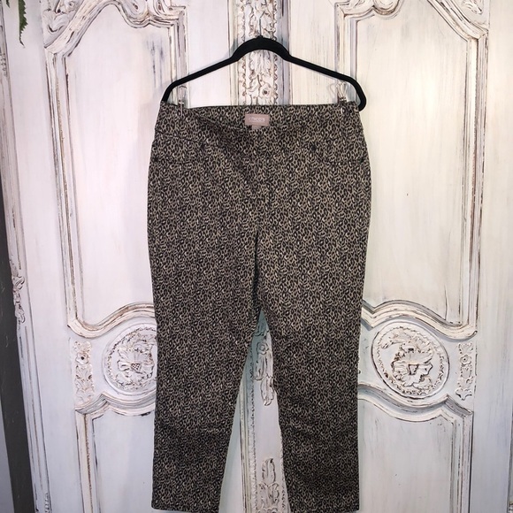 Chico’s Cotton Blend Pullon Elastic Waist Leopard Print Stretch Denim Pants - Picture 1 of 10